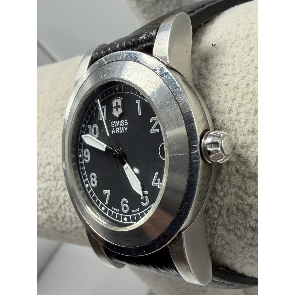 Victorinox Swiss Army 24098 New Battery Ladies Watch 32MM 7.75